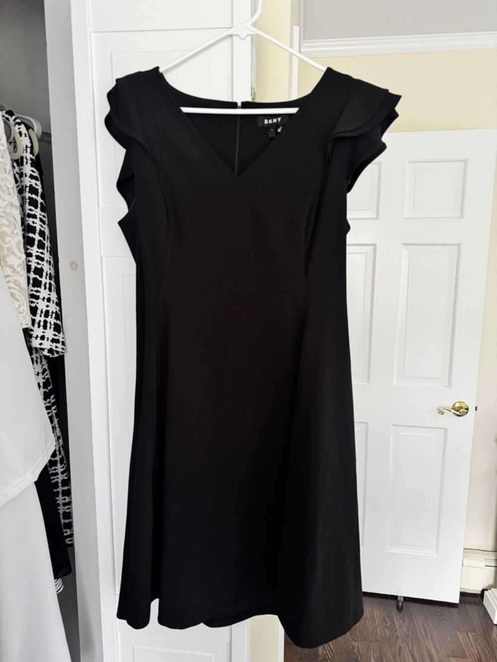 DKNY Black V-Neck Flutter Sleeve Dress Size 14